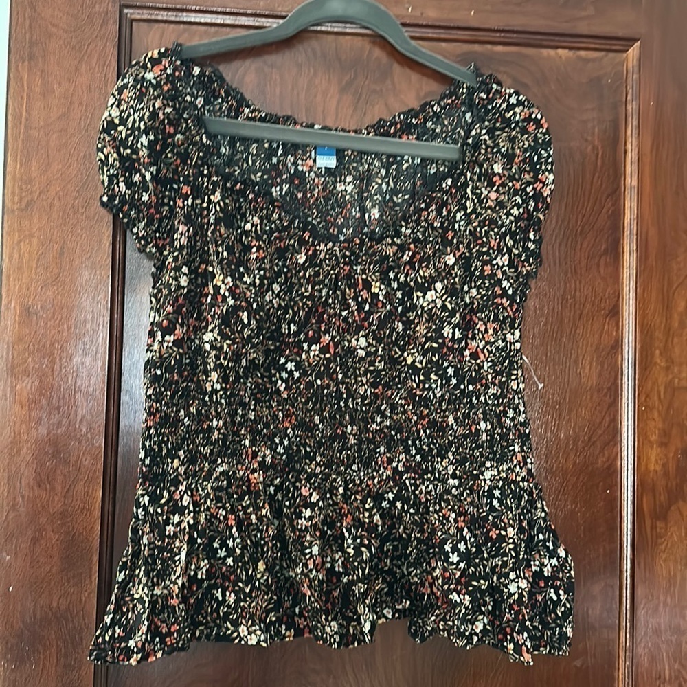 OLD Navy womens top; size large